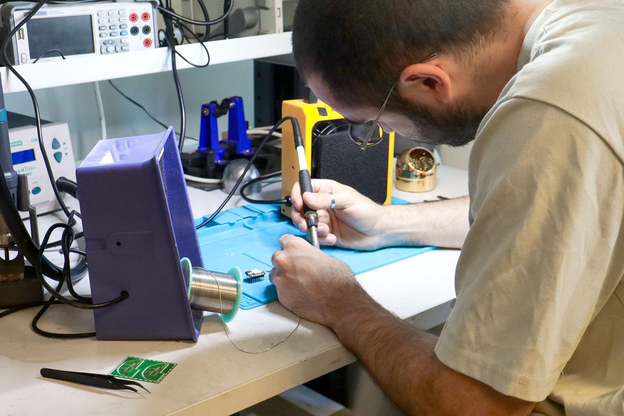 Robot tactile sensing